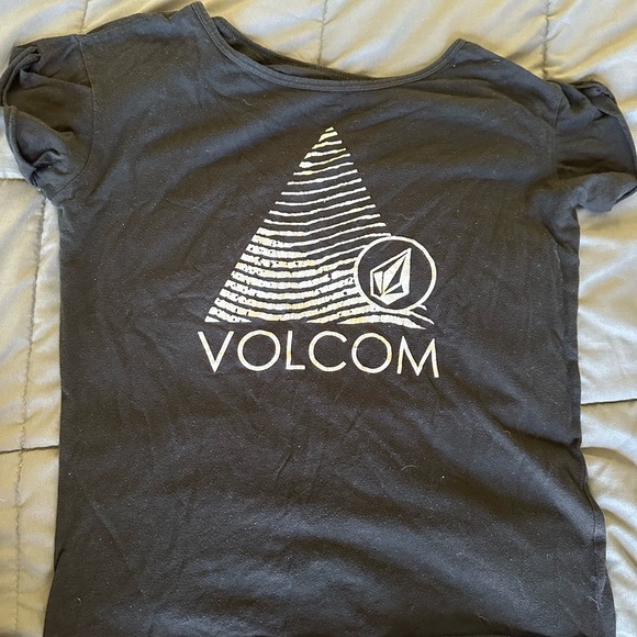 🍒🍒 3/7 BUNDLE Volcom Black Graphic Tee - Picture 1 of 2